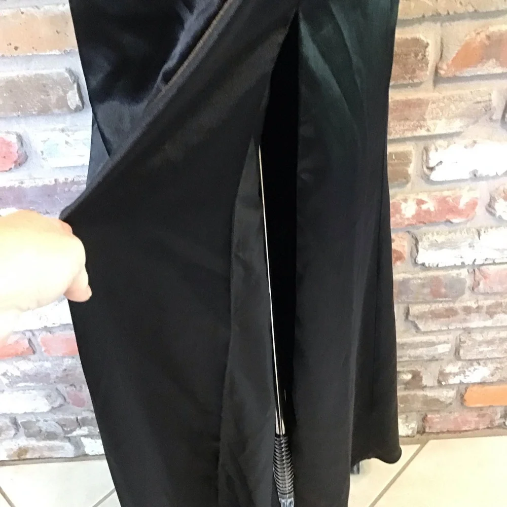 BIRDY GREY Women's Black Satin CATHERINE V-Neck Ruched Sleeveless Dress L - Picture 5 of 8